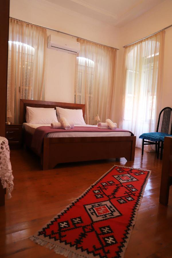 Guest House V. Doga Берат Екстер'єр фото